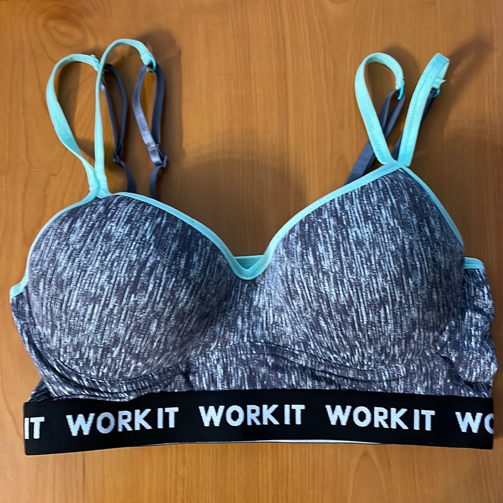 Gently used sports bra. Ladies 38C